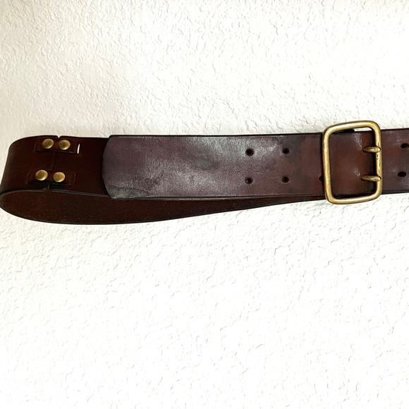 Mens brown leather belt with gold tone buckle and rivets - Picture 2 of 4